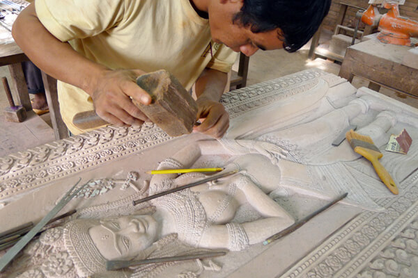 the masterpiece of Angkor statue, Cambodia tours vacations