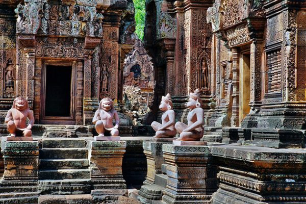 Banteay Srei Temple, Cambodia Family Tour Package
