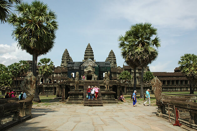 Angkor Wat, Travel in Cambodia 