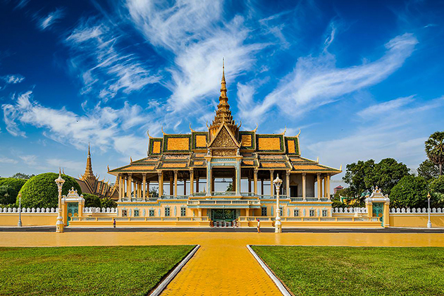 Royal Palace Phnom Penh cambodia architecture