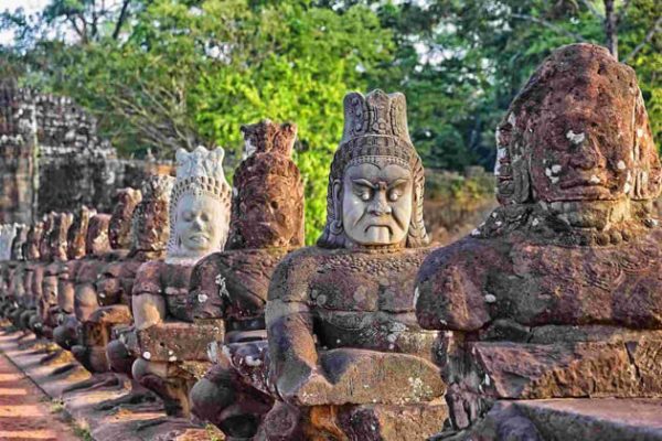 Angkor Wat, Tour in Cambodia