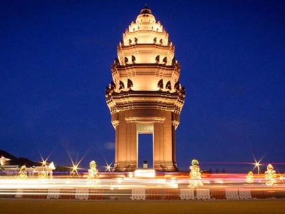 the Independence Monument , Cambodia Tours vacations