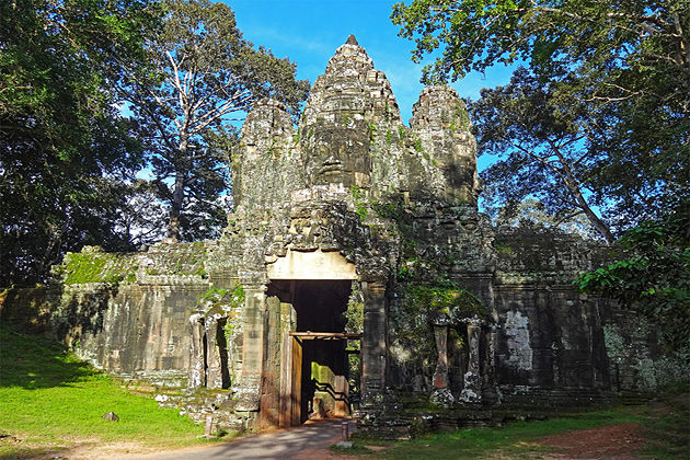 Angkor Thom west Gate, Cambodia trips 