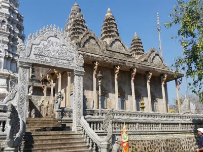 Phnom Pros and Phnom Srei, Tour in Cambodia