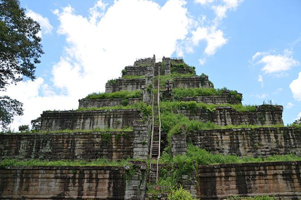 Koh Ker temple, Cambodia tours