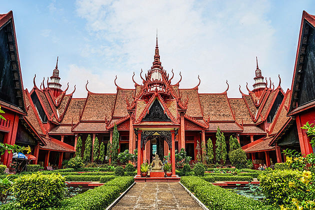Phnom Penh National Museum, Cambodia tour packages
