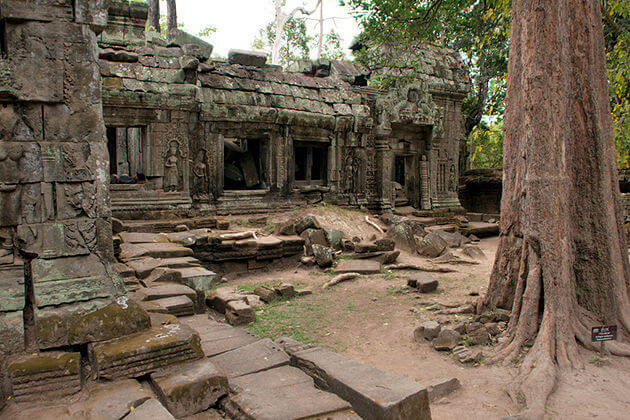 Tonle Bati Temple, Family adventure tour in Cambodia 