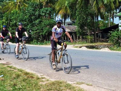 Takeo cycling tour, Cambodia trips