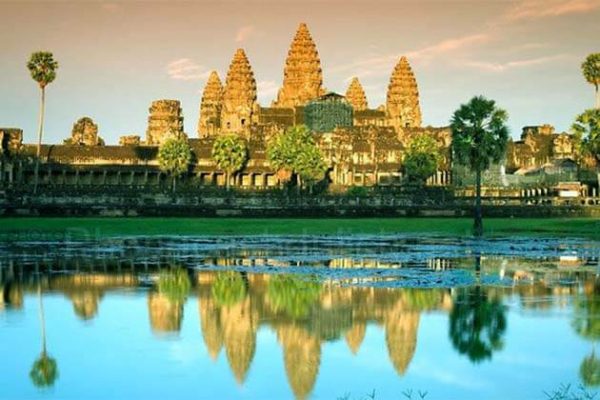 Sunset in Angkor Wat, Cambodia Tour Packages