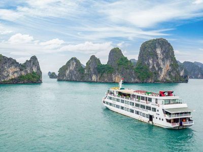 Halong-Bay-Cruise-Vietnam-Cambodia-tour