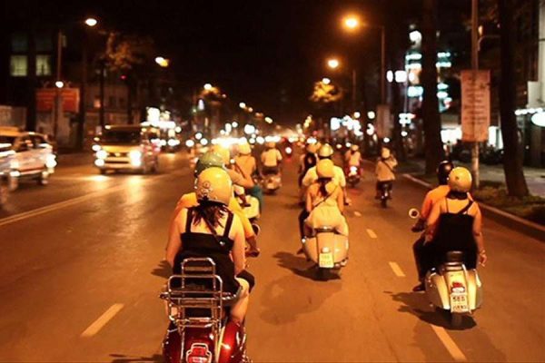 Saigon-Vespa-Group-tour-Vietnam-Cambodia-tour